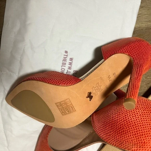 Blondish Red Textured Pointed Toe Pumps - Size 38 / 7.5 US, New in Box - Picture 3 of 5